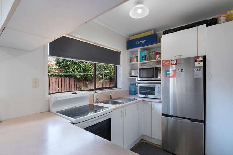 2/2 Vodanovich Road Te Atatu South_4