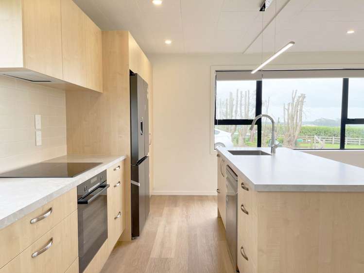 140 Batty Road Kingseat_10