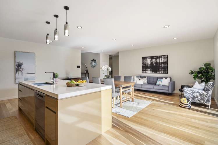 13 Pin Oak Drive Schnapper Rock_8