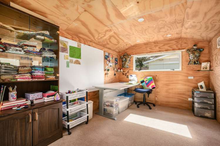 21 Burns Grove Trentham_20