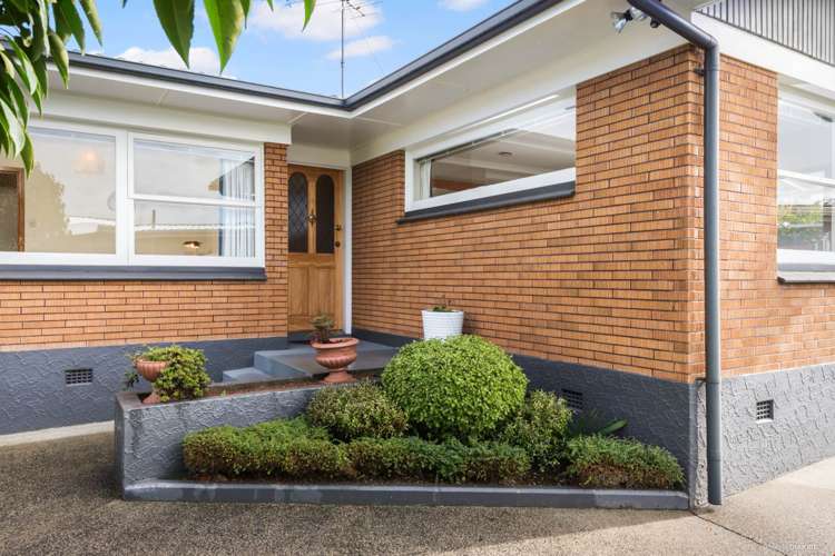 16 Crisp Avenue Pukekohe_13