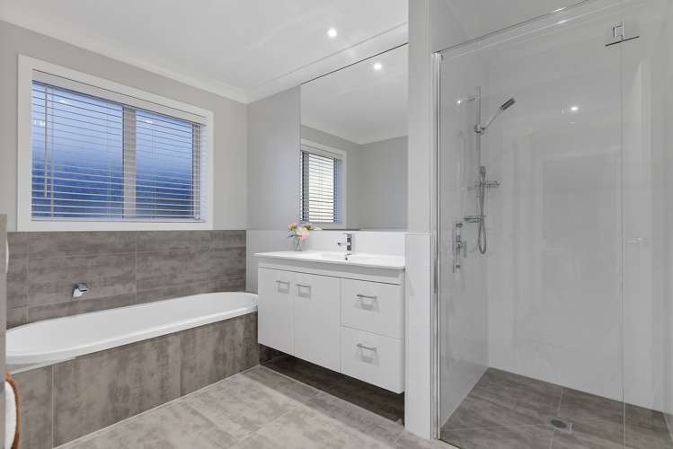 8 Verley Rise East Tamaki Heights_32