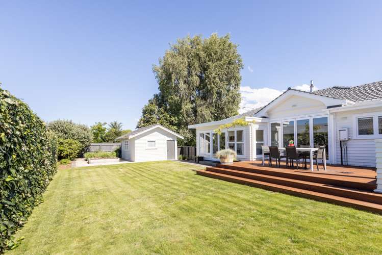 100 Frimley Avenue Frimley_14