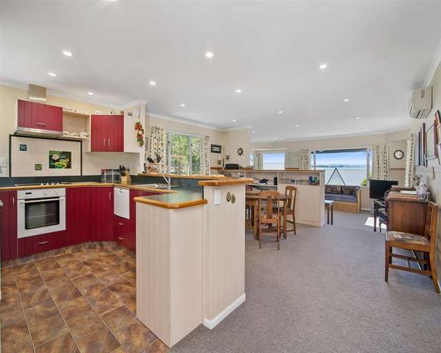 13 Pataka Road Taupo_4