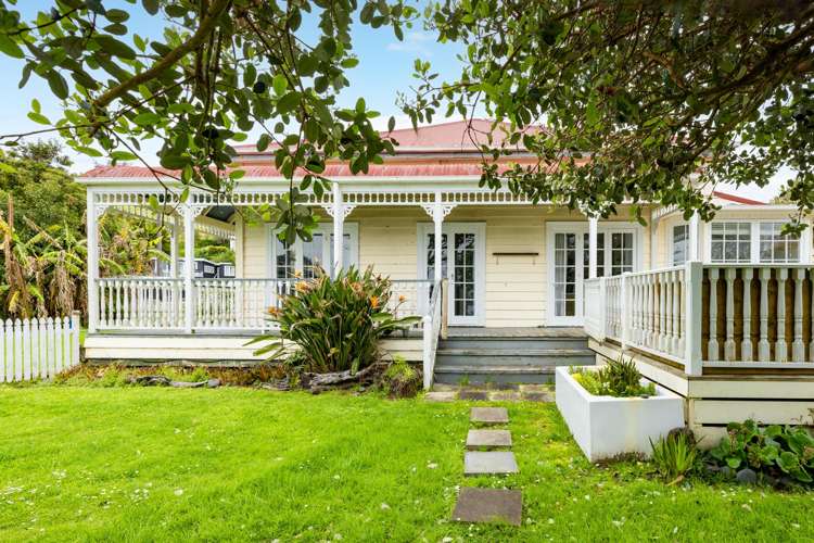 1334 Sandspit Road Sandspit_19