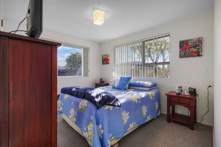 14 Leslie Place Deanwell_8