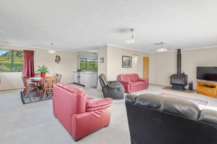 115 Dukes Road South_3