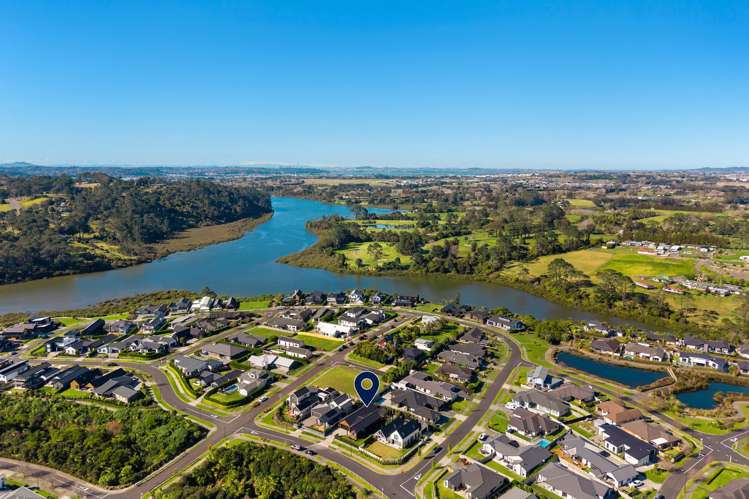 64 Riverhead Point Drive Riverhead_16