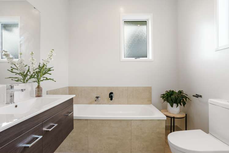 15 Turua Rise Karaka_15