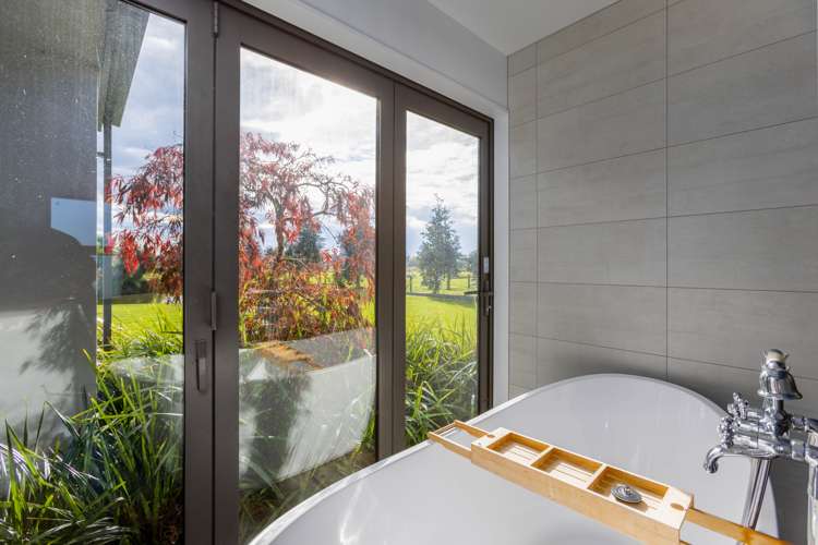 64 Mountvista Road Fernside_15