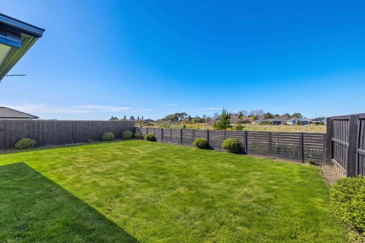 17 Jury Lane Woodend_16