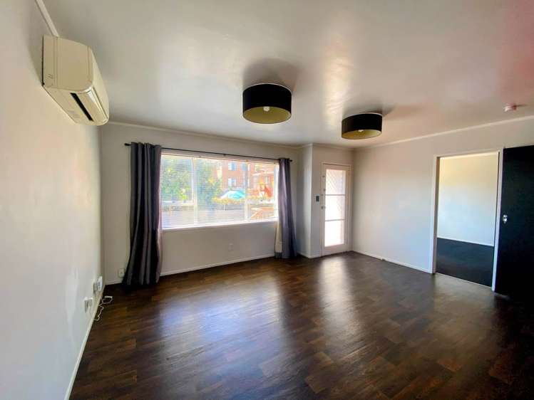 2/14 Whitmore Road Mt Roskill_3