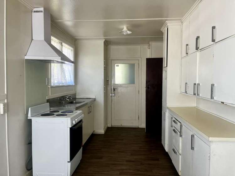 1016 Kauri Street 10487_2