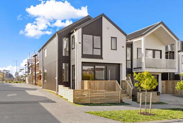 Coastal Living with Space, Style & Convenience
