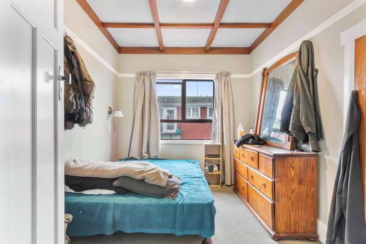 2/16 Abbotsford Street 3295_18