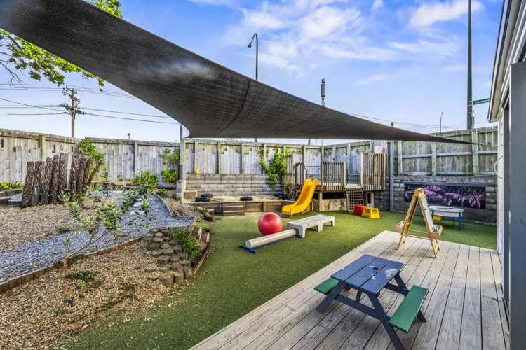 125 & 127  Sturges Road Henderson_6