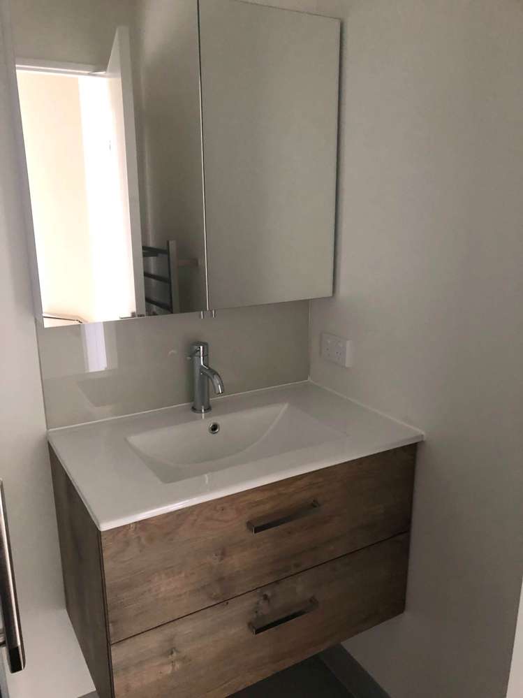 2/478 West Coast Road Glen Eden_6