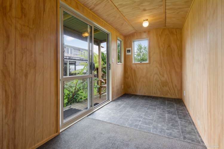 156a Glengarry Road Glen Eden_13