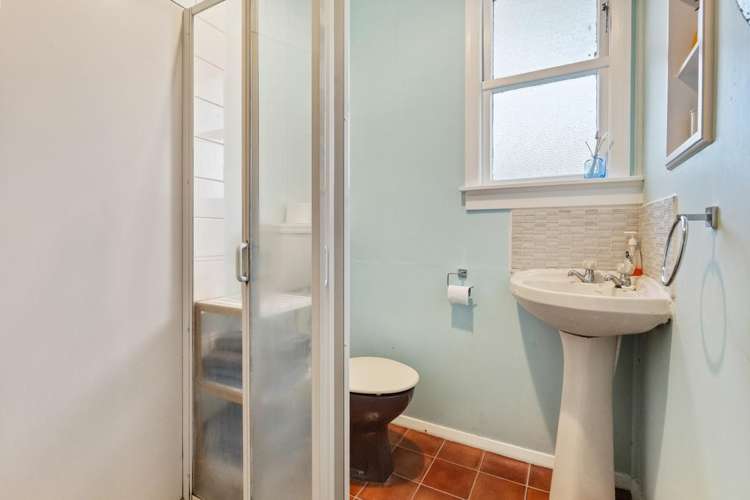 39 Holyhead Street Outram_13