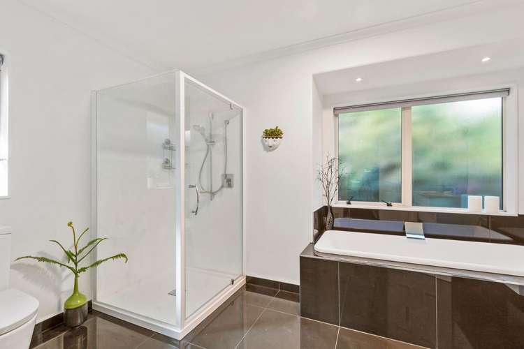 65 Travis Country Drive Burwood_12