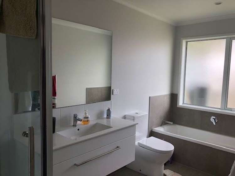 9 Walnut Road Riverhead_11