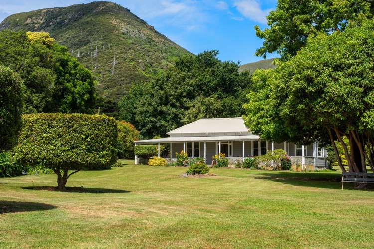 1024/1028 Elie Bay Road Pelorus Sounds_13