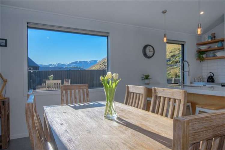 68 Myles Way Lower Shotover_8