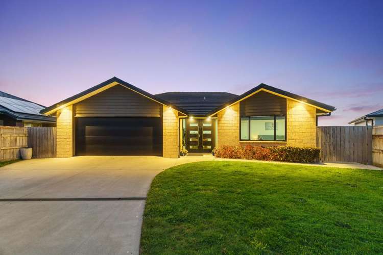 19 Hyatt Close_0