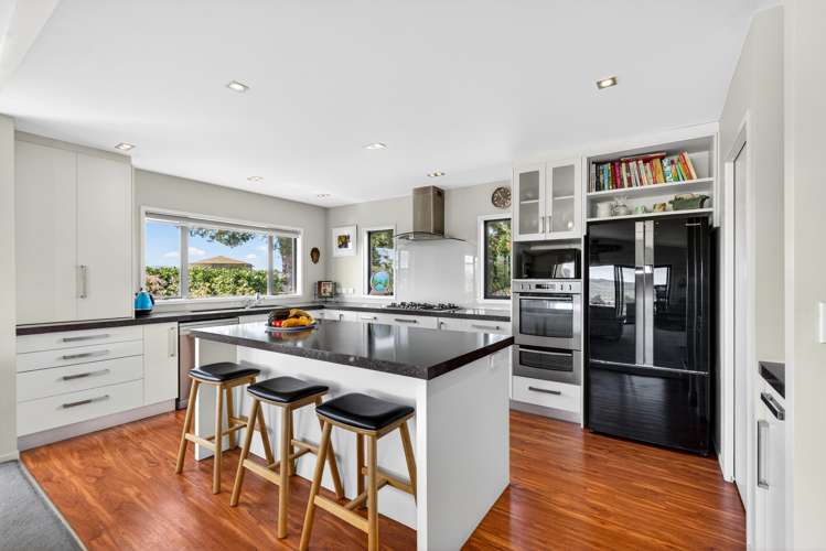 701 River Road Otane_14