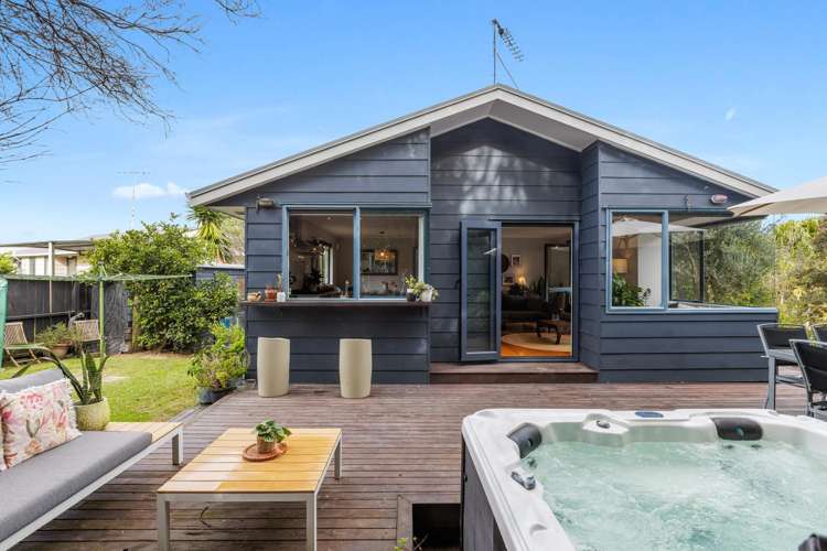 11 Donald Street Stanmore Bay_3