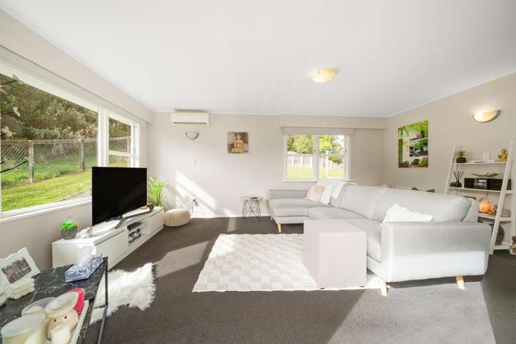 24 Omapere Street Waitangirua_1