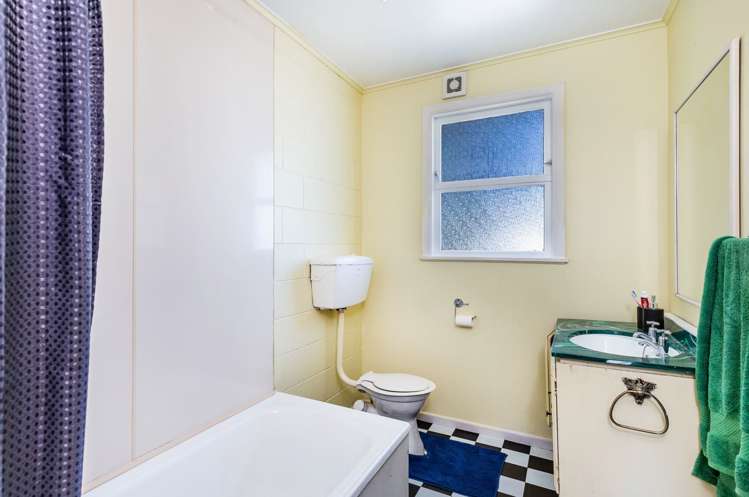 1 Tawa Street Hilltop_13