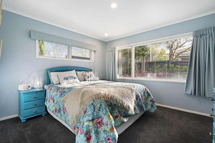 32 Mirrabooka Avenue Botany Downs_11