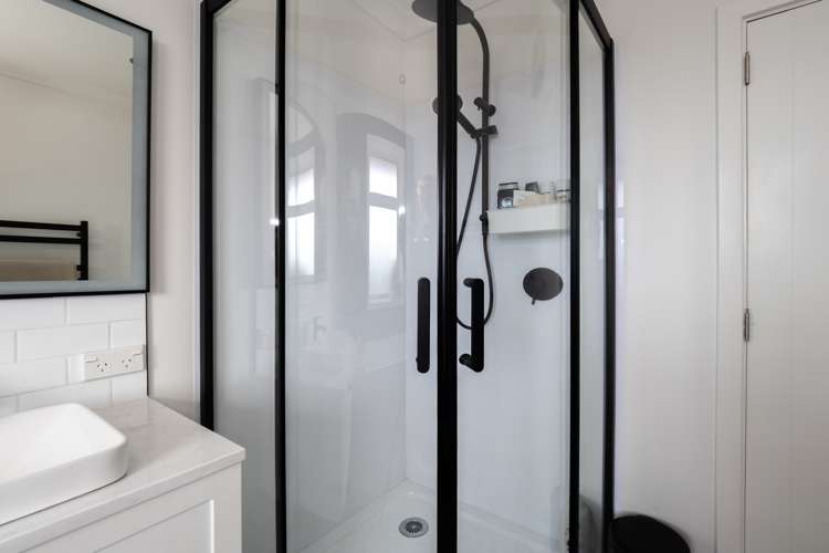 241 Grahams Road Willowby_16