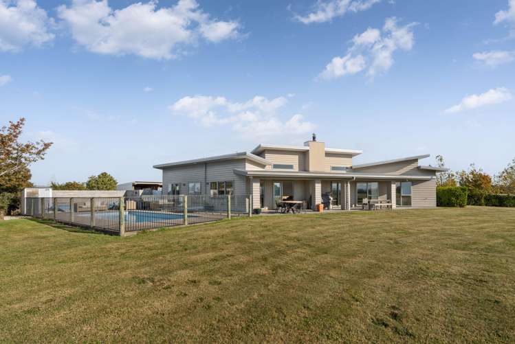 661 Cornwall Road East Taratahi_19