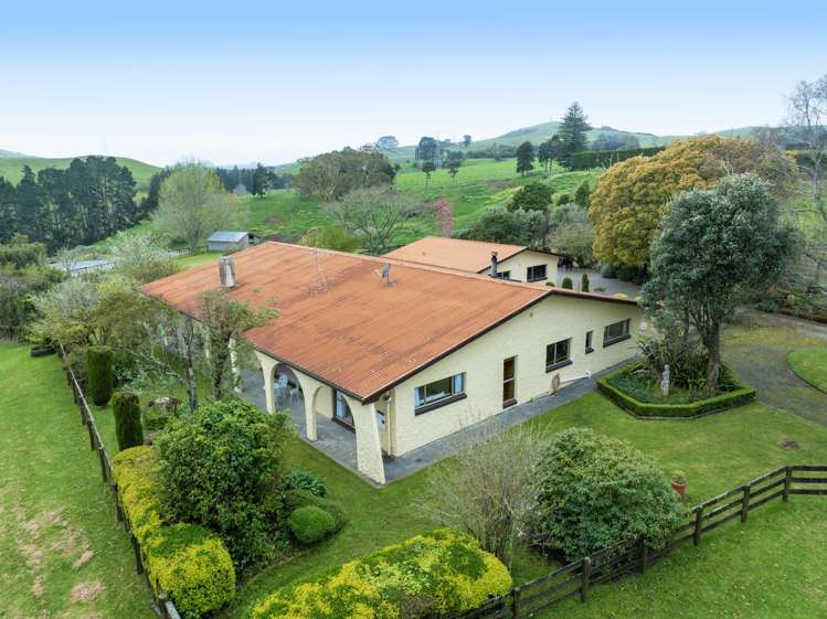 221 Razorback Road_1