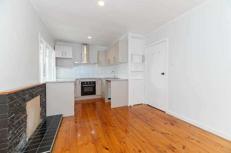 70 Hobsonville Road_5