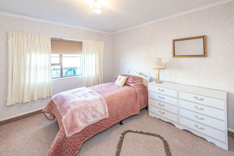 33 Downes Avenue Springvale_14