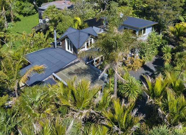 5 Rayner Road Piha_1