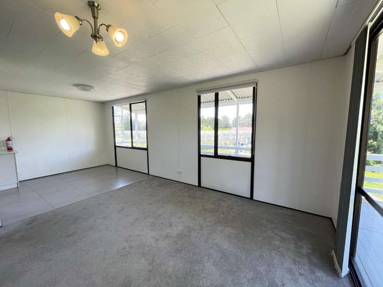 300 State Highway 16 Kumeu_25