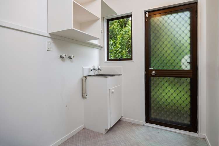 1/21a Fifth Avenue Mount Albert_17