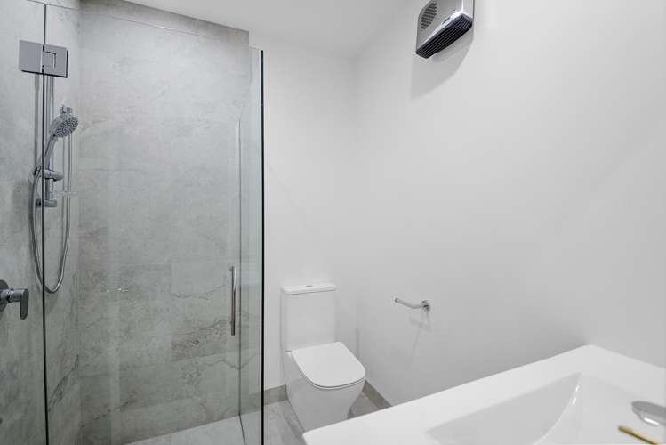 2/75 Randolph Street Woolston_9