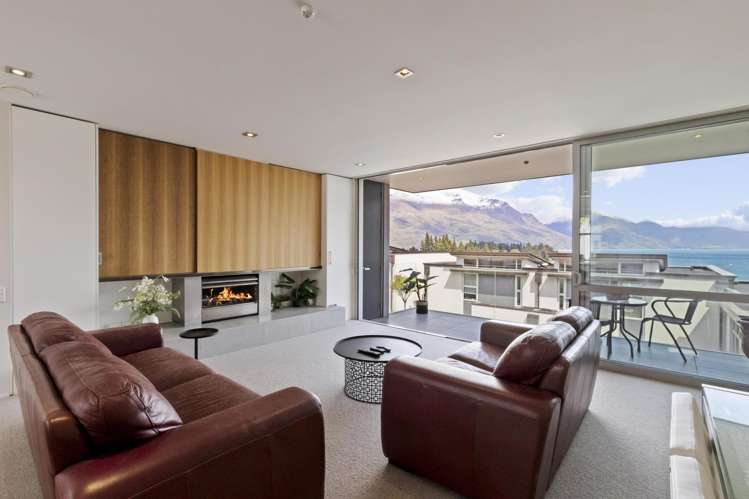 9/60 Hallenstein Street_0