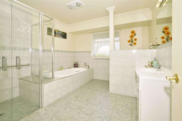 8 Button Lane Taupiri_12