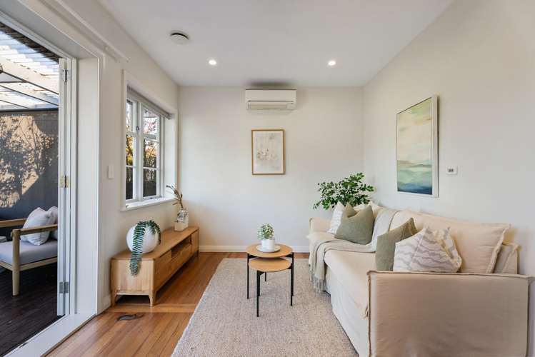 8 Tirotai Crescent Westmere_5