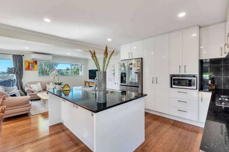 8 Coromandel Crescent Mairangi Bay_34