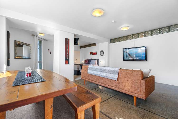88 Wallis Street Raglan_26