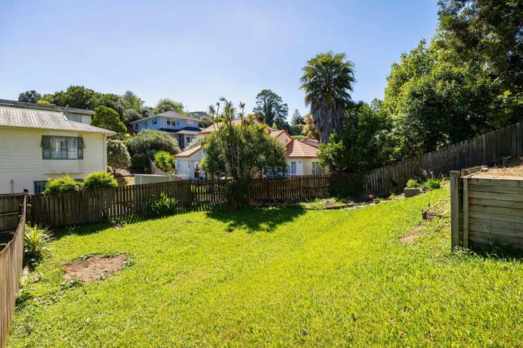 2/32 Tamahere Drive Glenfield_22