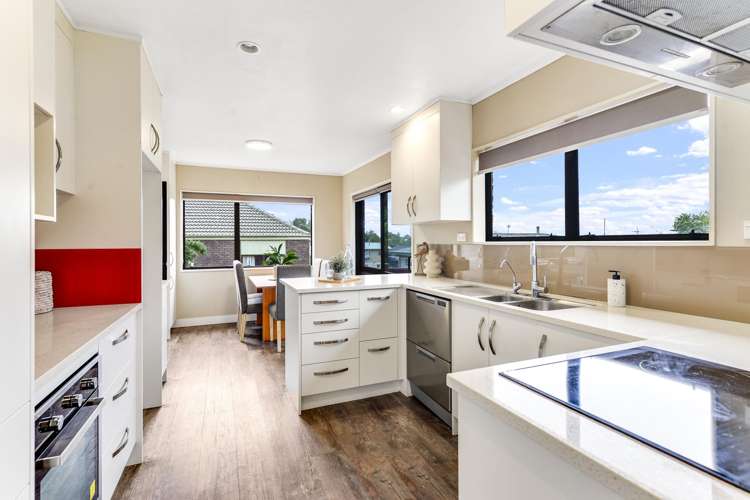 16 Glendale Drive Dinsdale_12