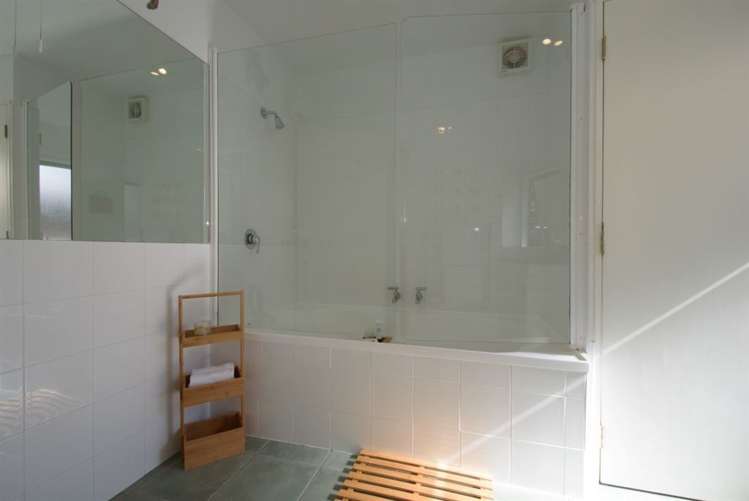 28b Dart Place Fernhill/Sunshine Bay_16